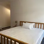 2 Bedrooms Boho Style Ground Floor Flat