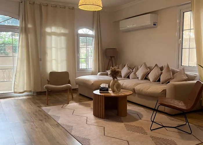 2 Bedrooms Boho Style Ground Floor Flat